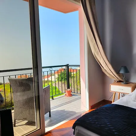 Golden Sun Refugio -calheta Lejlighed